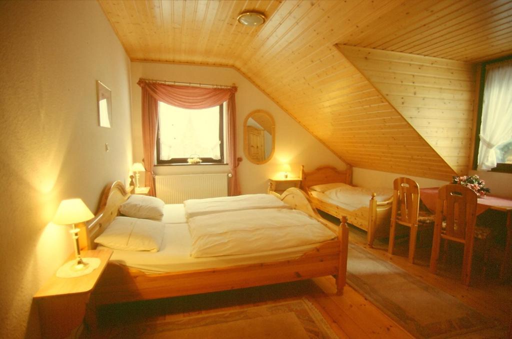 Hotel Landgasthof Simon Waldrach Rum bild